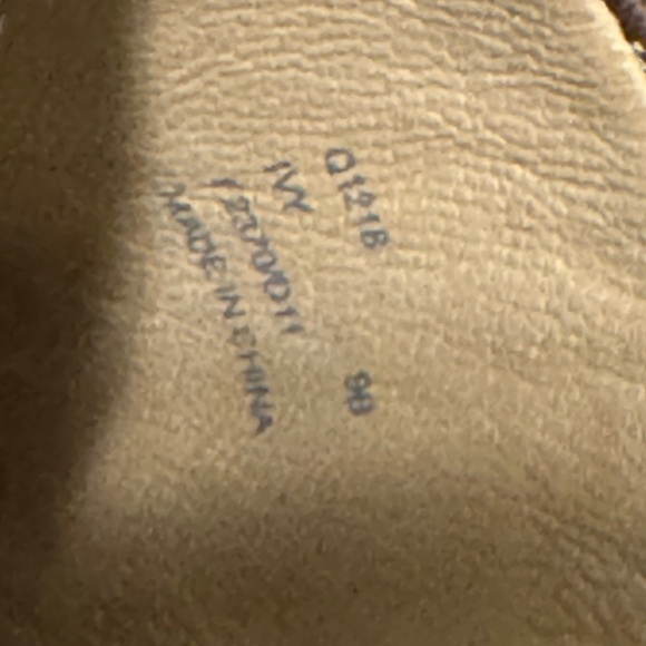 Coach Signature Tan & Brown Ivy Clog Heels. Size 9 - Picture 7 of 7